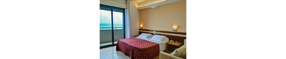 Hotel Europa Beach Village Giulianova Exterior photo
