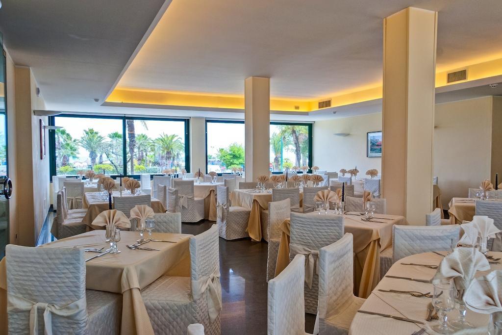 Hotel Europa Beach Village Giulianova Exterior photo