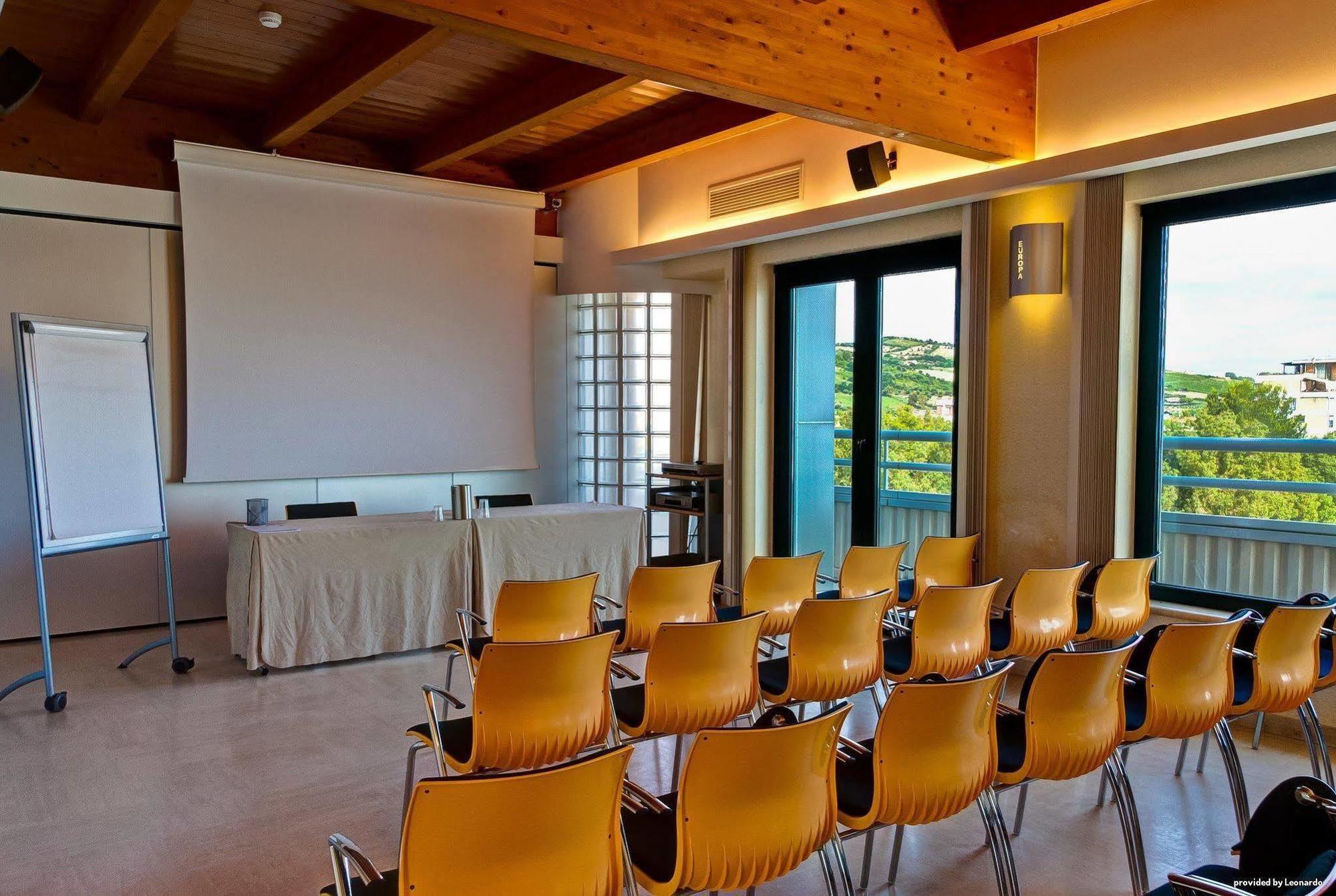 Hotel Europa Beach Village Giulianova Exterior photo