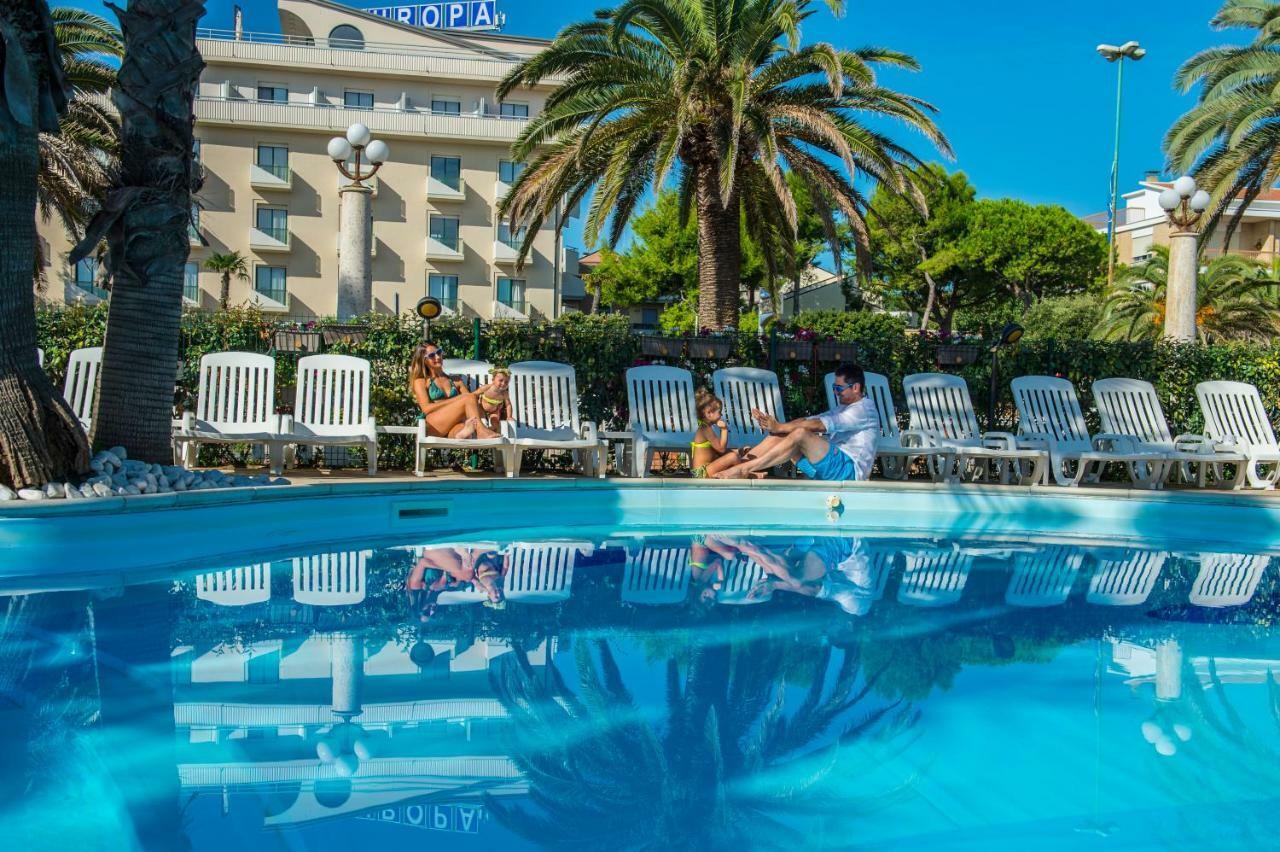 Hotel Europa Beach Village Giulianova Exterior photo